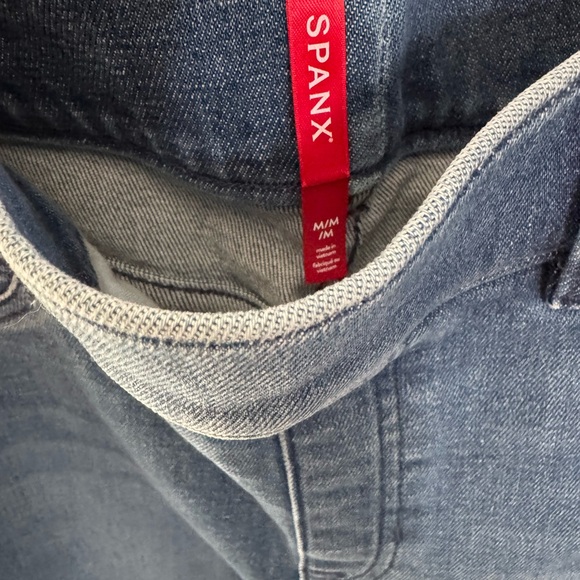 SPANX NWT Flare Jeans, Mixed Wash. Medium. - Picture 9 of 11